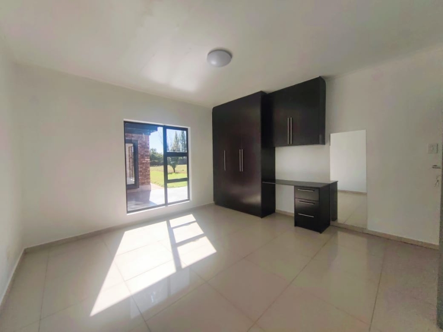 5 Bedroom Property for Sale in Grimbeeck Park North West